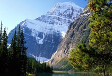 单赛季包揽MVP+得分王+60胜有多难？历史仅5人，乔丹一人独揽4次.